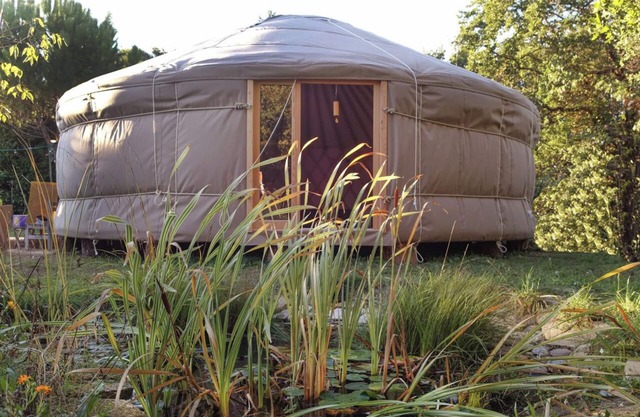 Unusual night in a Luberon Provence pool yurt