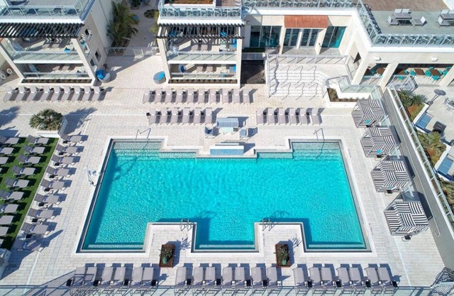 Unwind and Indulge In Our Oasis! 4 Relaxing Units w/City View, Outdoor Pool