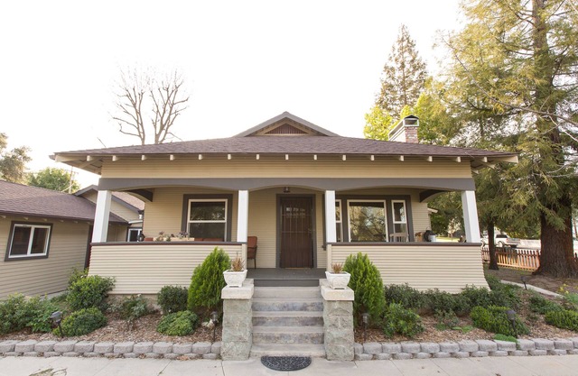 UNWIND ON VINE- A Beautiful Place to Stay and Short Walk to Downtown