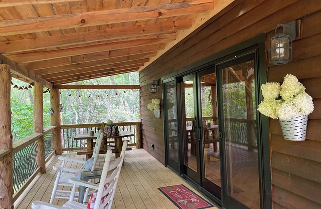 “Up The Creek” Cabin