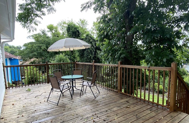 Up to 10 guests! 5 bathroom 5 bedroom near Mercer