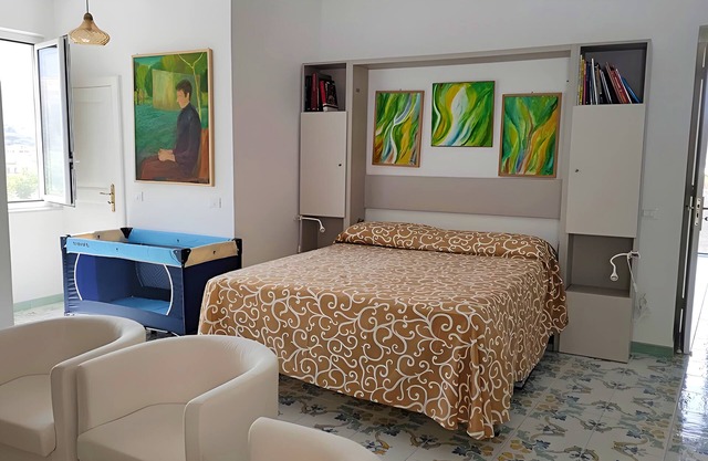 Up to 11 people in this villa in Meta di Sorrento with breathtaking views!