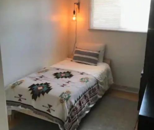 Updated 3 Bedroom Bungalow w Patio