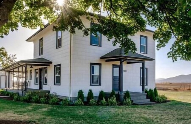 Updated Farmhouse with lots of outdoor space and beautiful views!