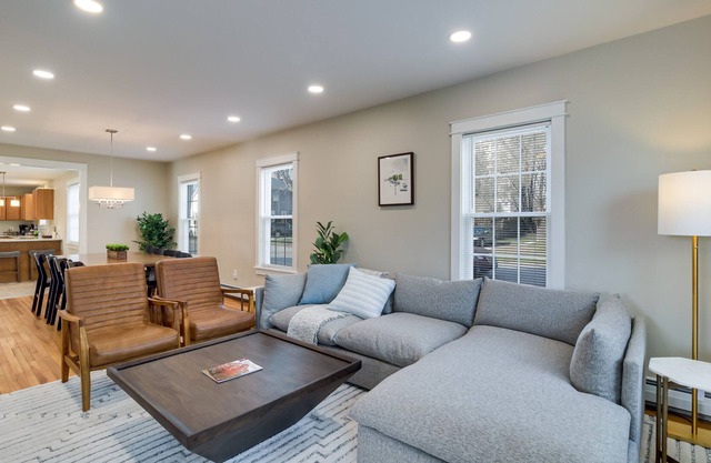 Updated Home in Heart of Rutland, Near Slopes