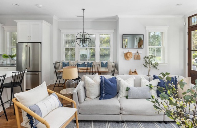 Updated Interiors Winter 2022 – 3-Bedroom home with Golf Club Access in Moreland Village