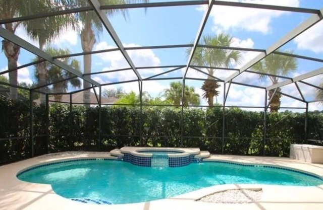 UPDATED Modern 5 Bed 4.5 Bath~ South Facing Pool & Spa~15 Min to Disney