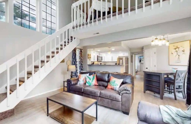 Updated Two + loft Bed with Three King Beds, Loft & Two Baths, Corporate Housing