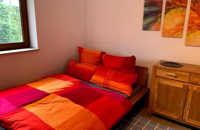 UPGRADE - frisch renoviert - Ferienwohnung Monteuerswohnung am Bauernhofweg in Lohmar nahe S-Bahnhof Messe Flughafen