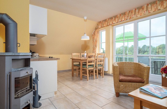 Upper floor apartment MR-2 in the MEERESRAUSCHEN house in the Baltic seaside resort of Wustrow