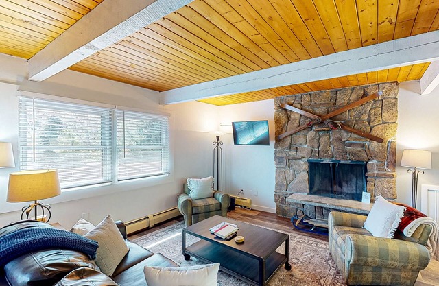 Upper-level condo with a fireplace & washer/dryer - Vail Village bus access