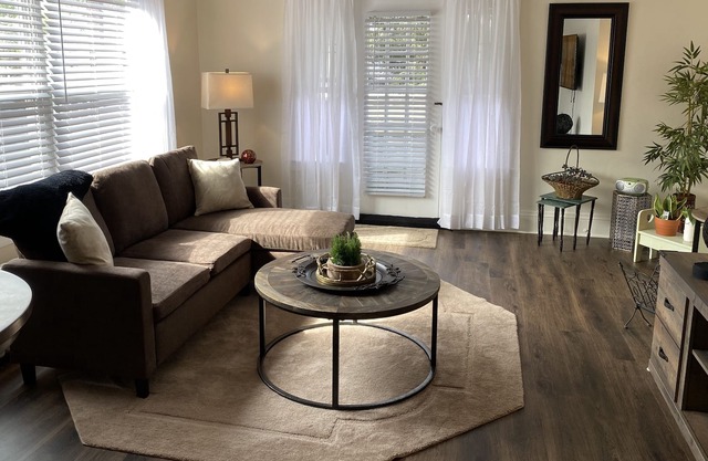 Upper Level Remodeled Flat!