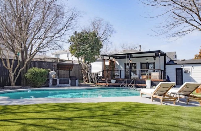 Upscale 3BR w/Yard Games + Heated Pool + Hot Tub