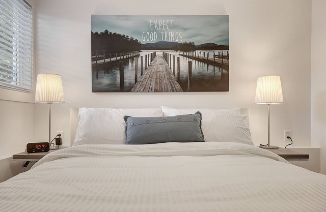 Upscale Comfort on The Drive with AC (Family-Friendly & Business Travel Ready)