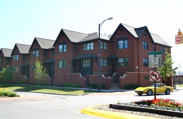 Upscale Condo Downtown