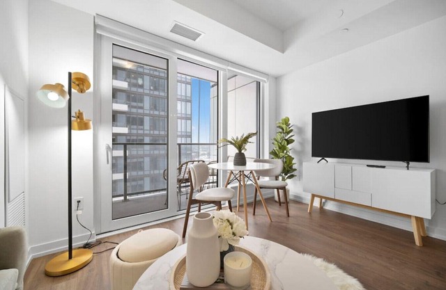 Upscale Condo Steps from DTK