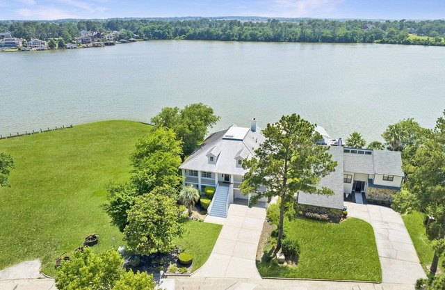 Upscale Lakefront Oasis – Pool, Hot Tub, Balcony, Game Room & More