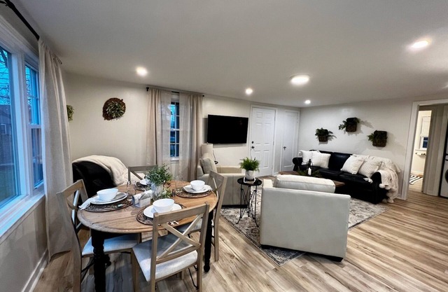 Upscale Luxury Apt, 2 minute walk to Glenn Park and Britesmith!