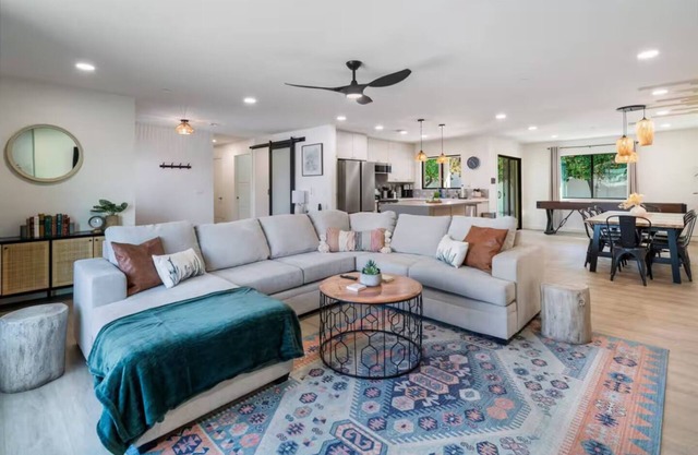 Upscale Old Town Getaway: 5 Bedroom, Pool, Mini Golf & Lounge