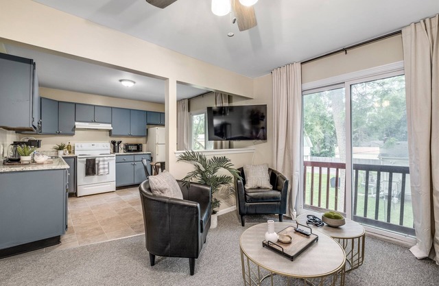Upscale Retreat Near EMU: Serene, Sophisticated, Full Amenities