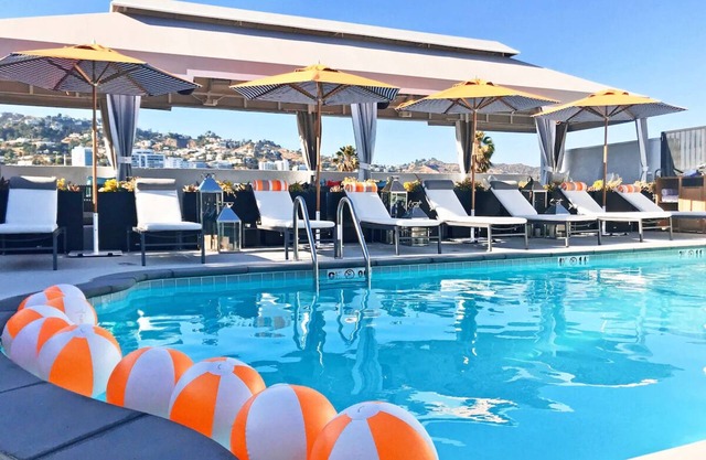 Upscale Suite in Prime West Hollywood Location w/Pool