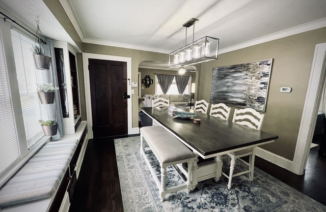 Upstairs Unit with Office Space near Downtown Cleveland + National Park