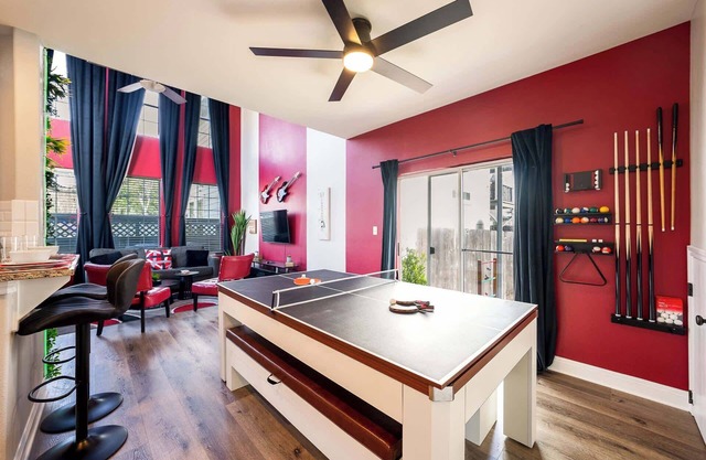 Upstay: Stylish 4BR Getaway in Vibrant East Austin