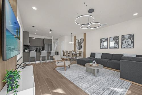 Upstay - Sunny Clermont Getaway with Private Pool