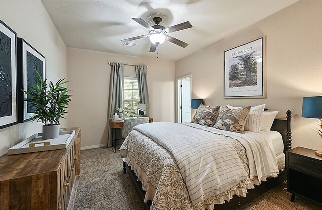 Uptown Aggie - Aggieland Vacation Rentals