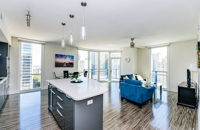 Uptown Charlotte 2BR Furnished Apartments by RedAwning