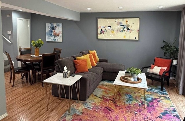 Uptown/Katy Trail Chic & Central With Patio