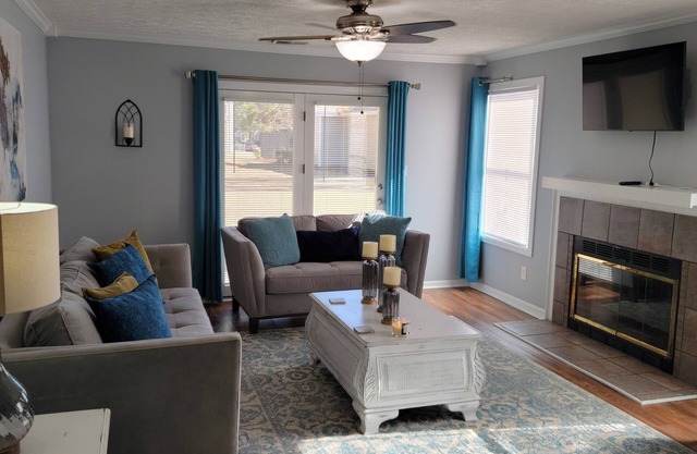 Uptown Landing a Lovely 2 br 2 bth condo midtown.