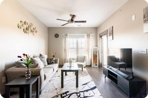 Uptown Stay and Adventures with Pool, Bars & Shops