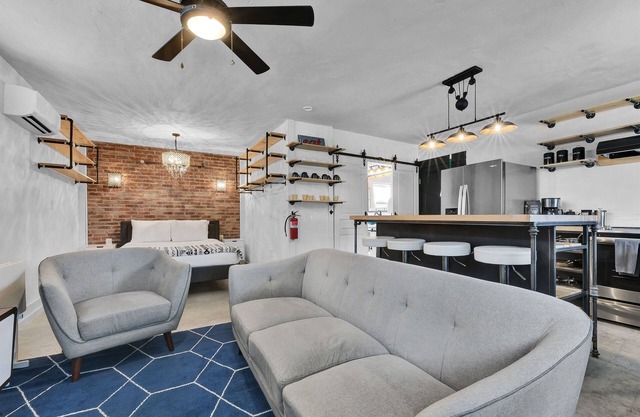 *Urban Alcove* Studio Near BSU, Downtown