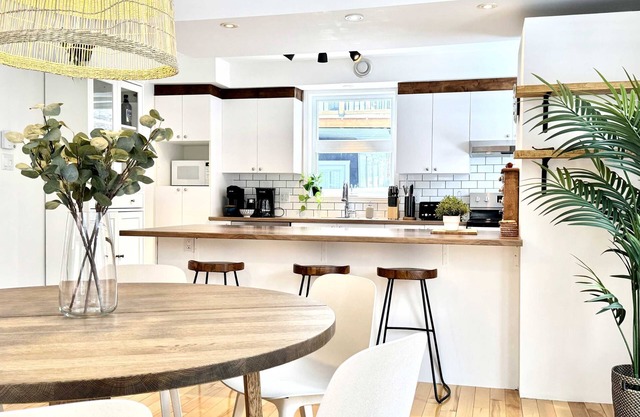 Urban Boho Escape | 4 Bedrooms King | EV Charger