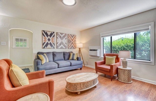 Urban Casita! Cozy Family House w BBQ, Fire Pit