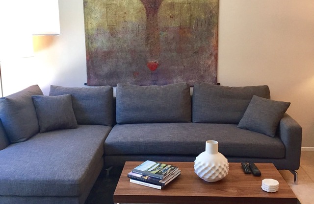 URBAN CONTEMPORARY IN THE HEART OF DOWNTOWN PALM SPRINGS!