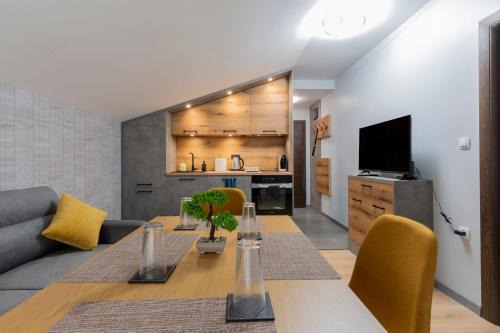 Urban Five #5 - Stylish One-bedroom apartments with Kitchen & Parking