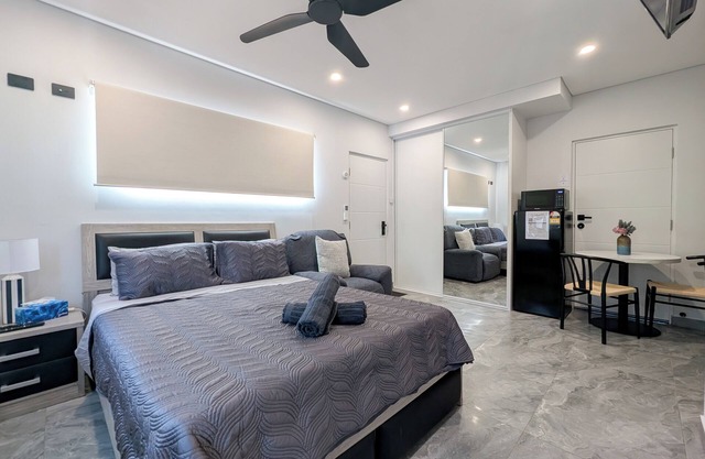 Urban Luxe Studio | Northcrest