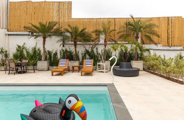 Urban Oasis / Photo and Event Studio AR-756