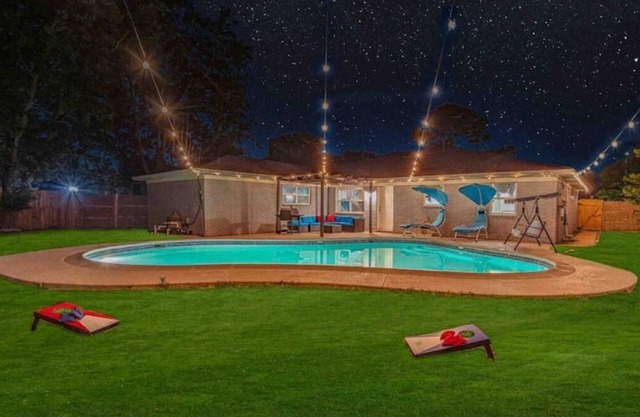Urban Retreat 4BRs Resort with Pool Hobby Airport