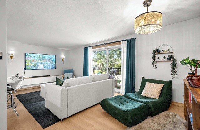 Urban Sanctuary | Chic 2BR Inglewood Stay w/Yard