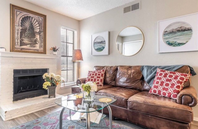 Urban Stay in North Dallas! 1 Bedroom Apt!