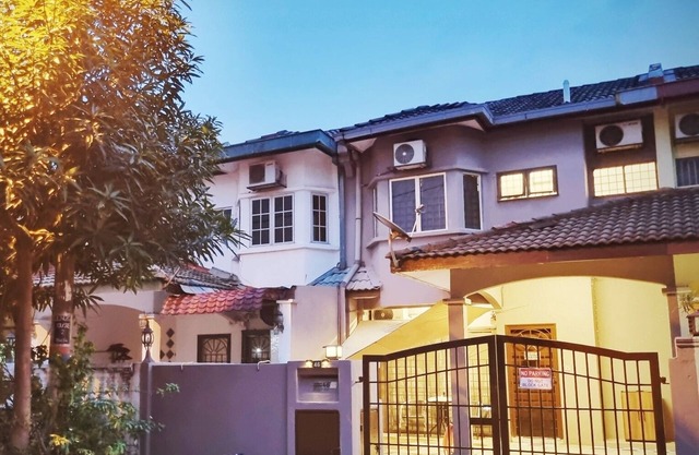 USJ Paradise Home Staycation Away from Home - 5mins walk to LRT Station