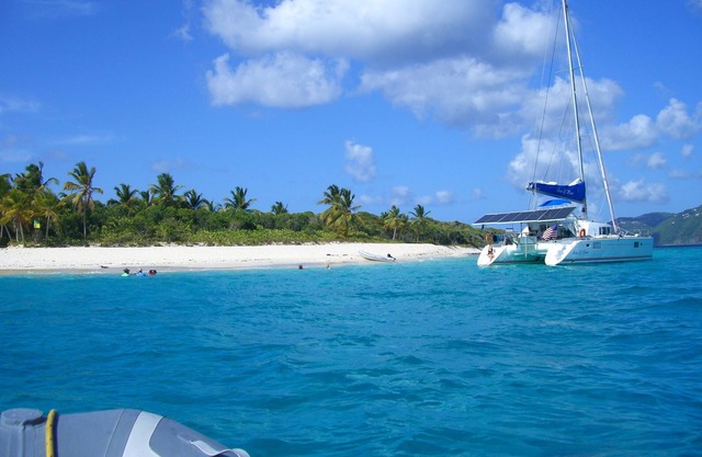 USVI CATAMARAN CHARTERS, DAY SAILING AND SNORKRLING, enjoy the best of the USVI.