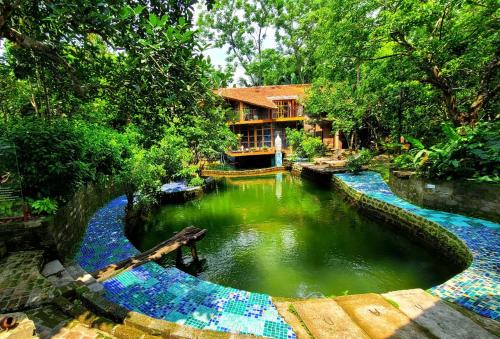 Về Quê Retreat
