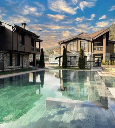V Chalet Residence