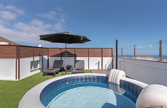 Vacation Apartment 'Unidad B' with Sea View, Wi-Fi and Air Conditioning