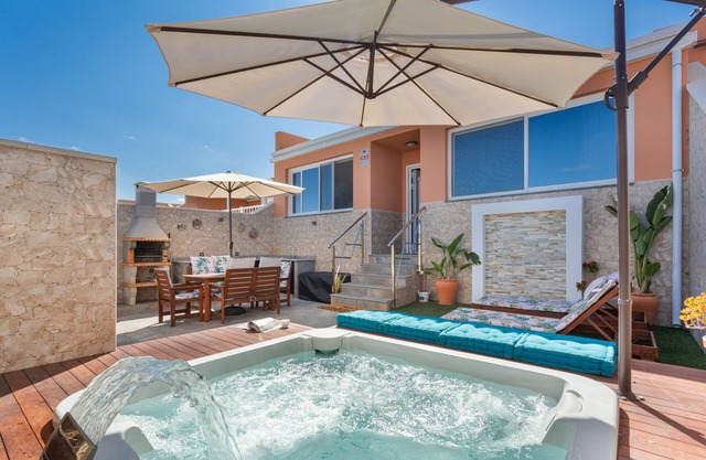 Vacation Home 'Kentia' with Sea View, Private Terrace and Wi-Fi