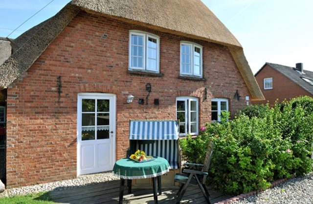 Vacation apartment/apartment for 4 guests with 45m² in Wrixum on Föhr (109676)